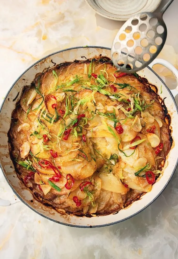 Gratin de pommes de terre citron vert et coco d'Ottolenghi, un plat gourmand.